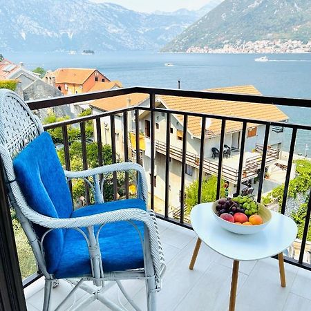 Chic Sea Front Apartment With Breathtaking Kotor Bay View Доньї-Столів Екстер'єр фото