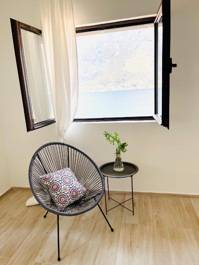 Chic Sea Front Apartment With Breathtaking Kotor Bay View Доньї-Столів Екстер'єр фото