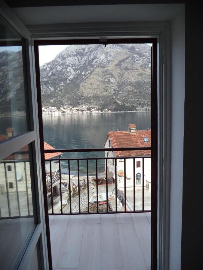 Chic Sea Front Apartment With Breathtaking Kotor Bay View Доньї-Столів Екстер'єр фото